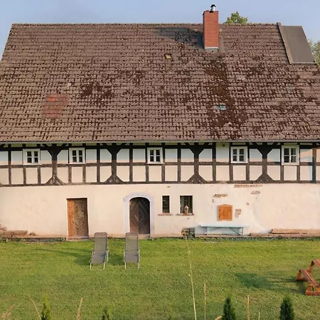 Fachwerkhaus Mit Garten Und Pool Inmitten Einer Wunderbaren Naturlandschaft Wlen
